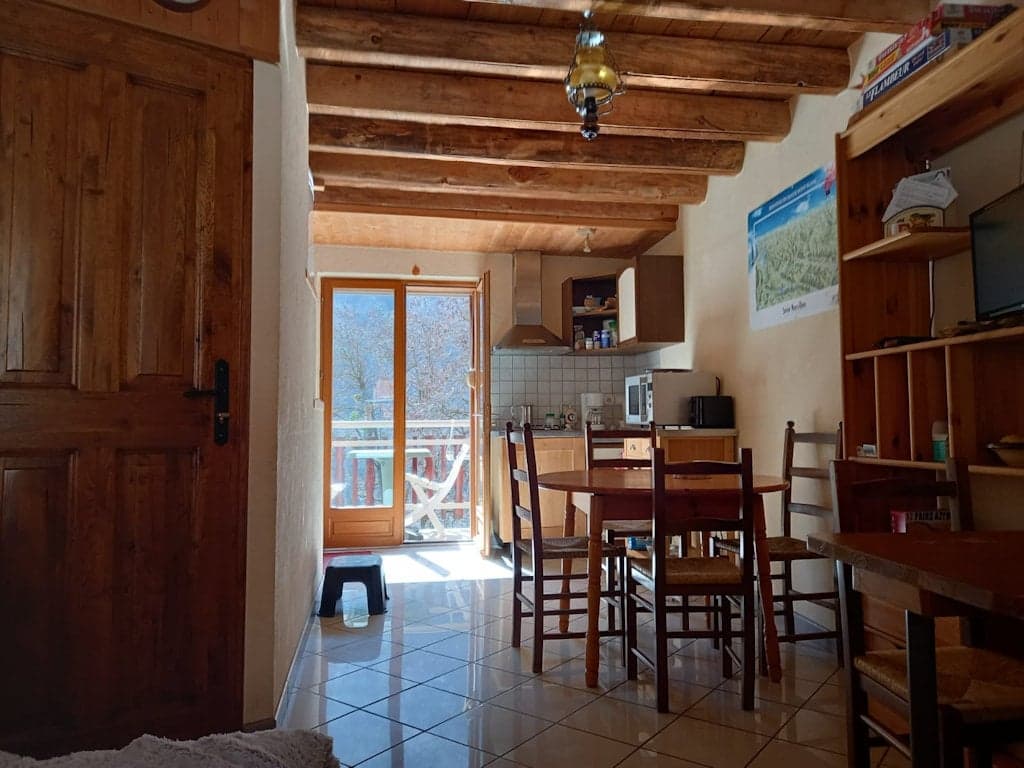 Photo de Charmante maison de village à 900m du centre de Brides